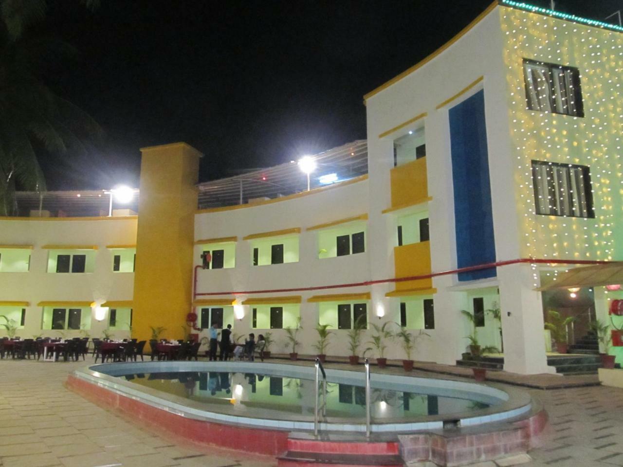 Hotel Sea Rock Villa Daman Exteriér fotografie