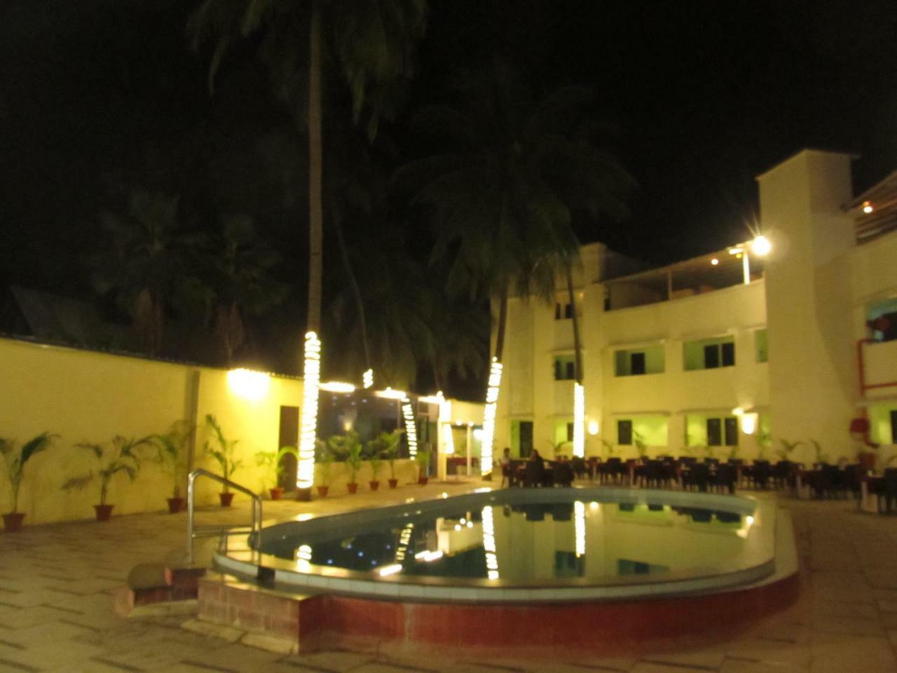 Hotel Sea Rock Villa Daman Exteriér fotografie