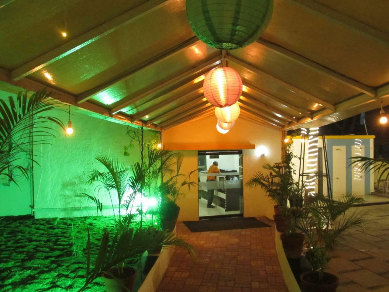 Hotel Sea Rock Villa Daman Exteriér fotografie
