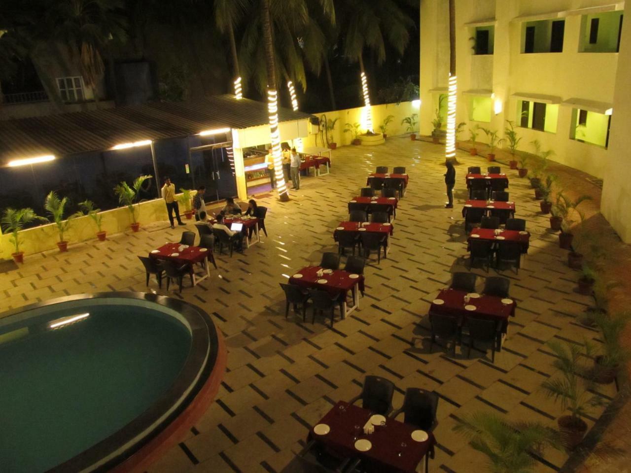 Hotel Sea Rock Villa Daman Exteriér fotografie