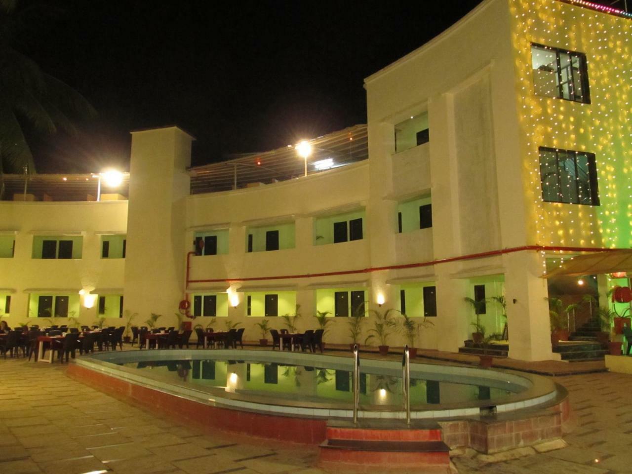 Hotel Sea Rock Villa Daman Exteriér fotografie
