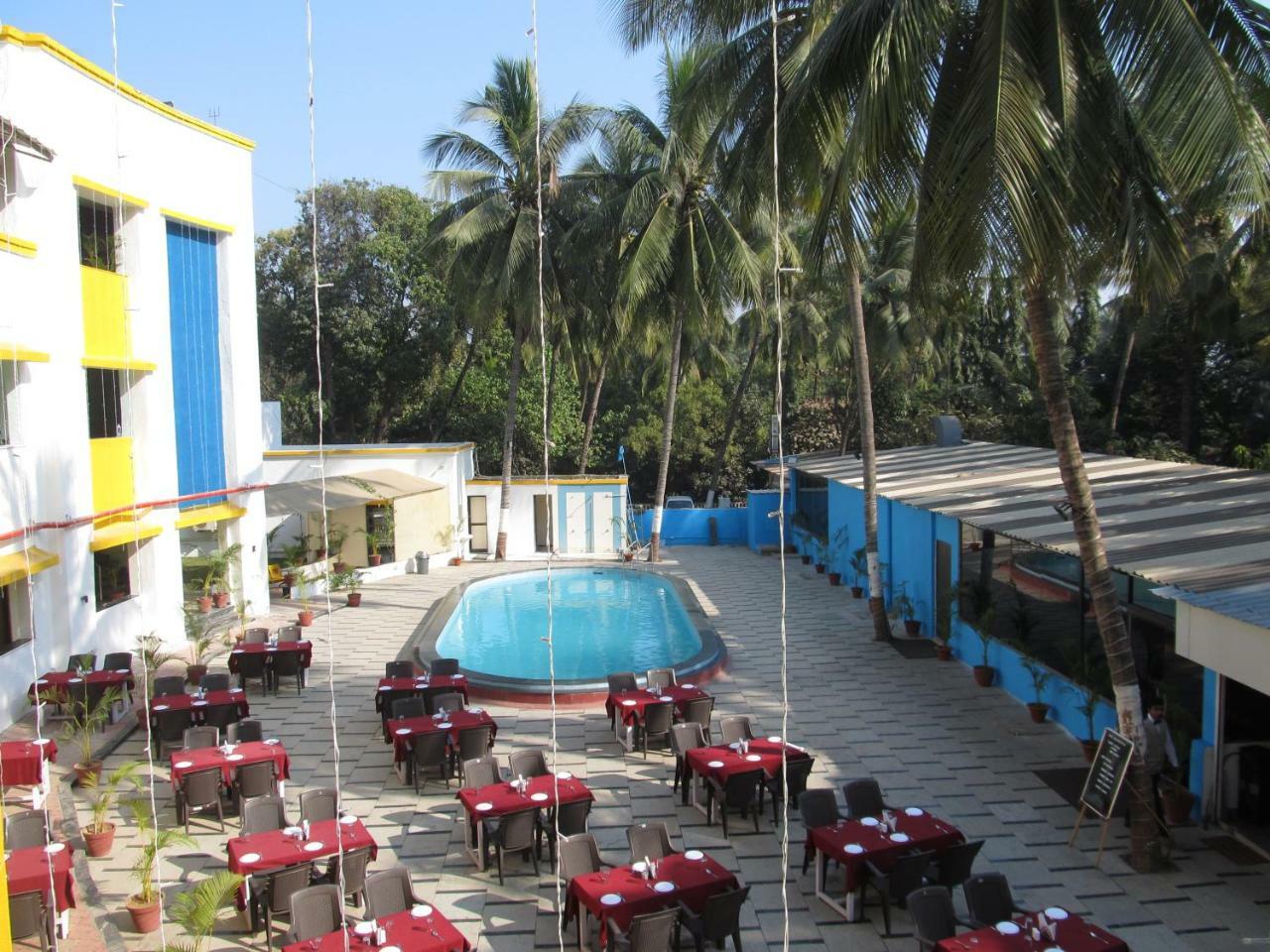 Hotel Sea Rock Villa Daman Exteriér fotografie