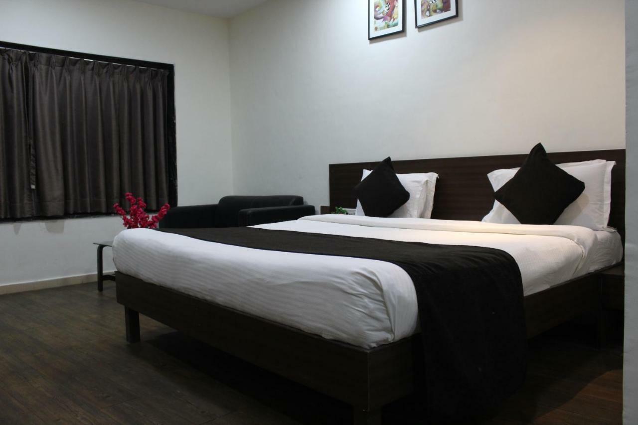 Hotel Sea Rock Villa Daman Exteriér fotografie
